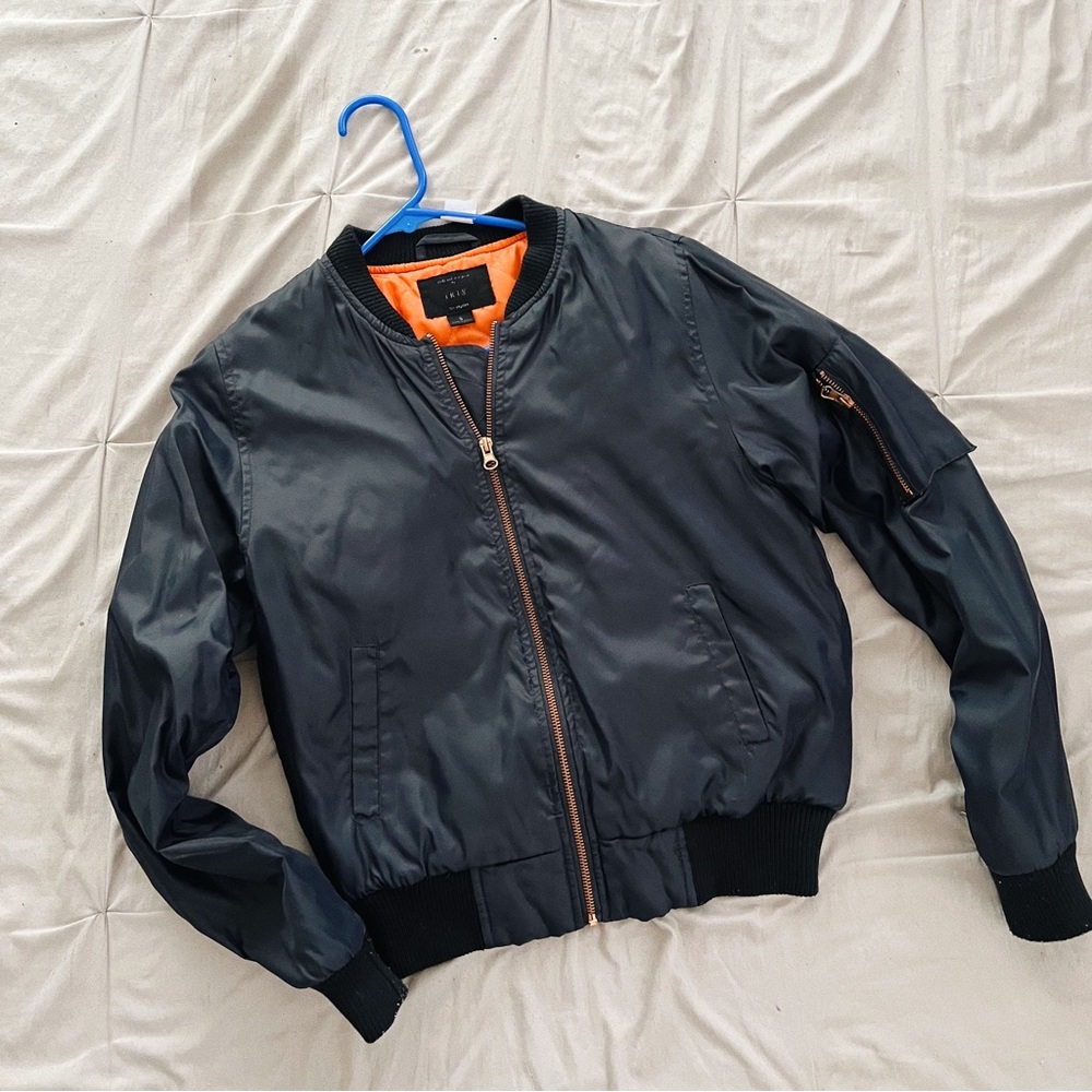 Womens navy puffer jacket